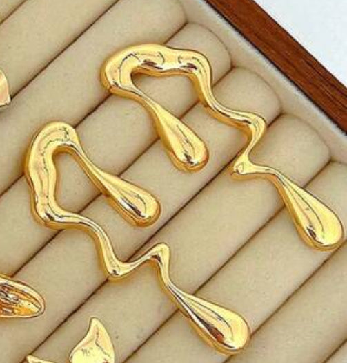 “Vikita 6” Earrings