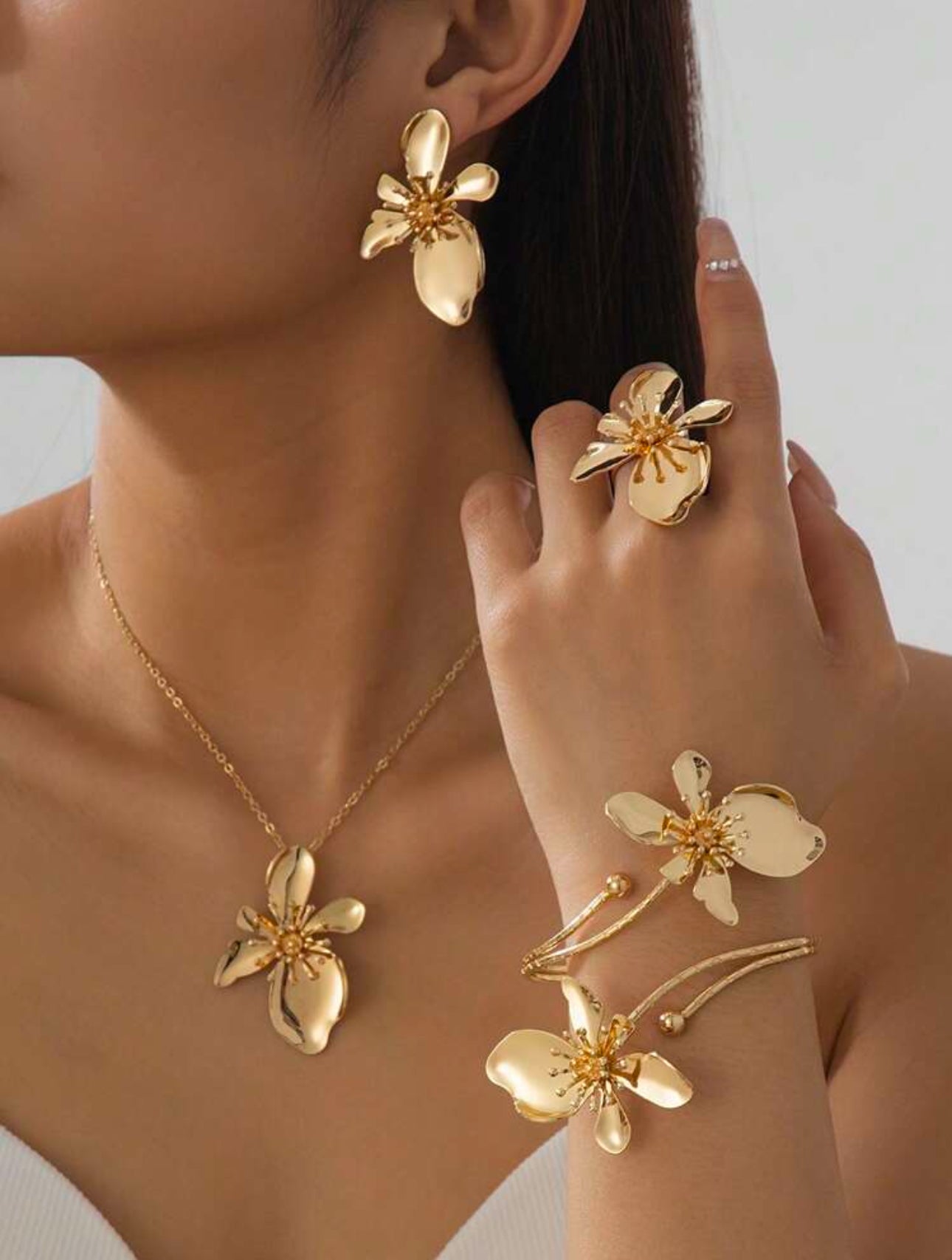"Yanda" Necklace Set