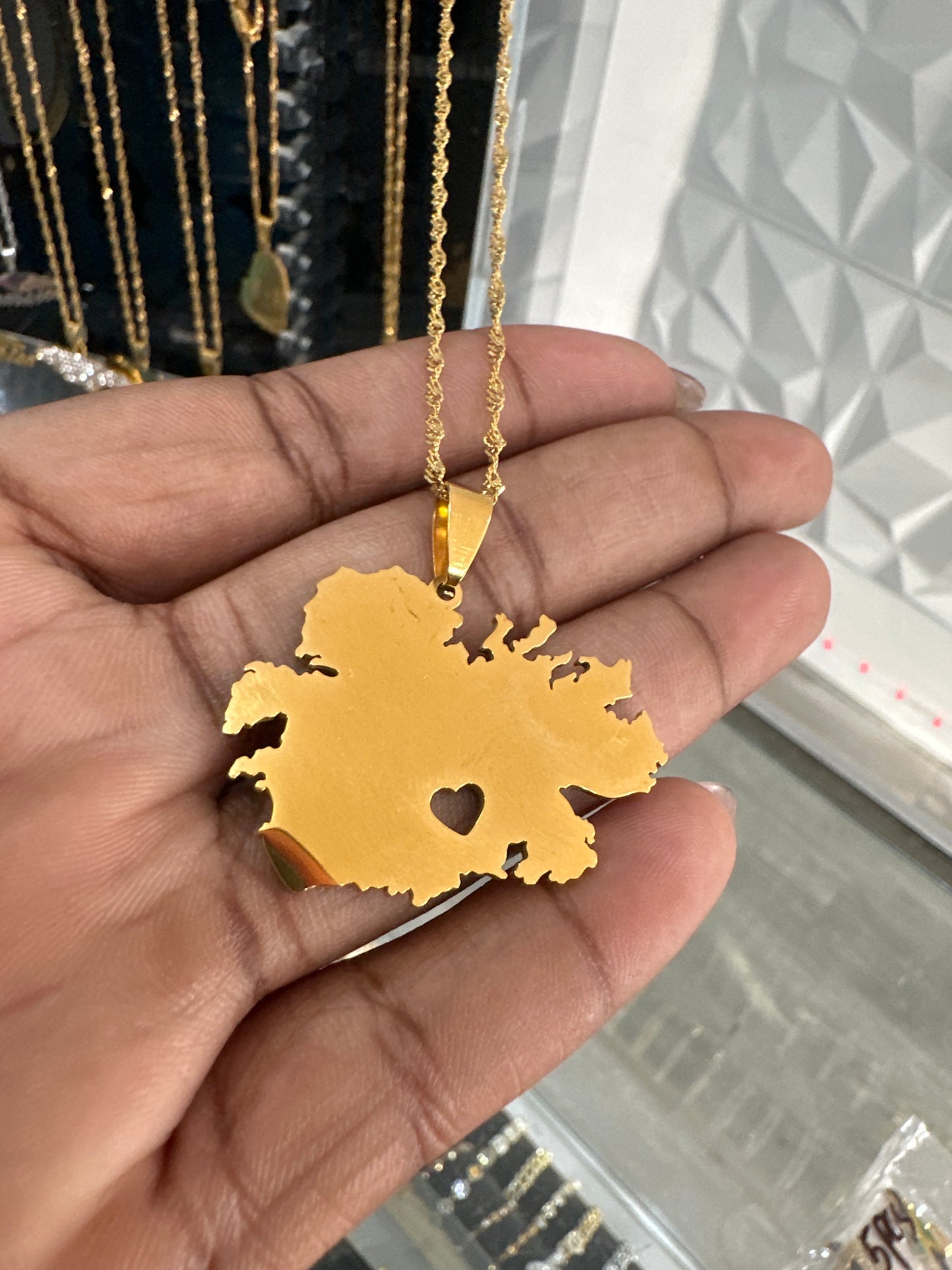 "Antigua 3" Map Necklace