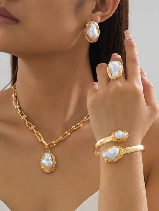 "Tunie" Necklace Set